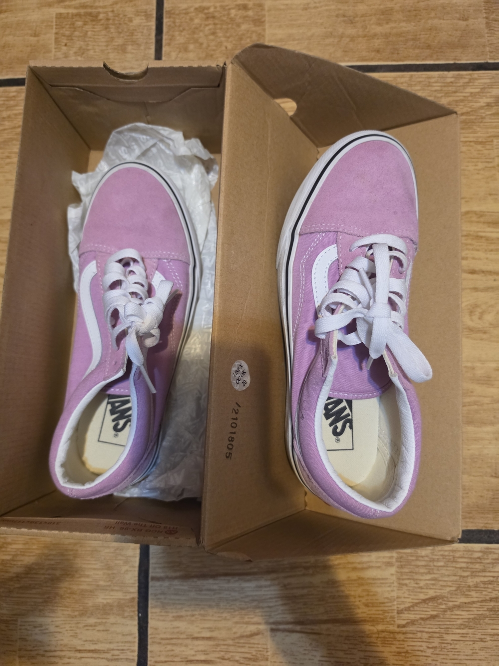 Vans Low-Top Pink Suede Sneakers Womens Size 8